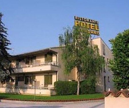 Hotel Ristorante Giordano Cavernago Exterior photo